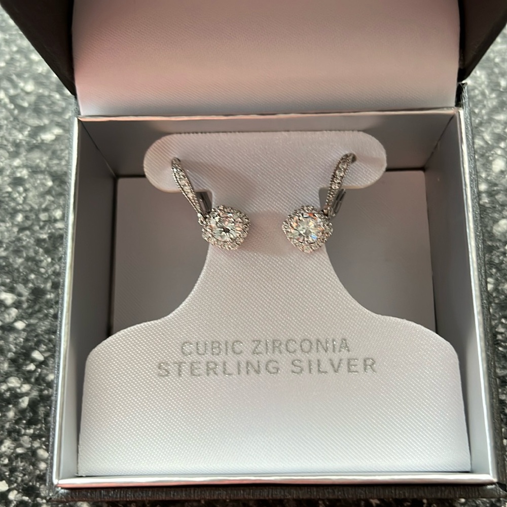 New pair of earrings